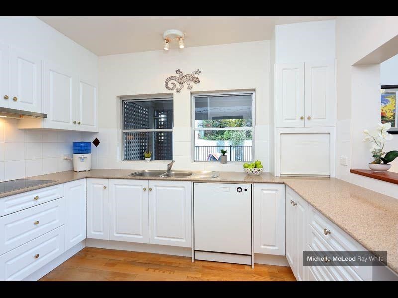 20 Stralock Street, Chapel Hill QLD 4069
