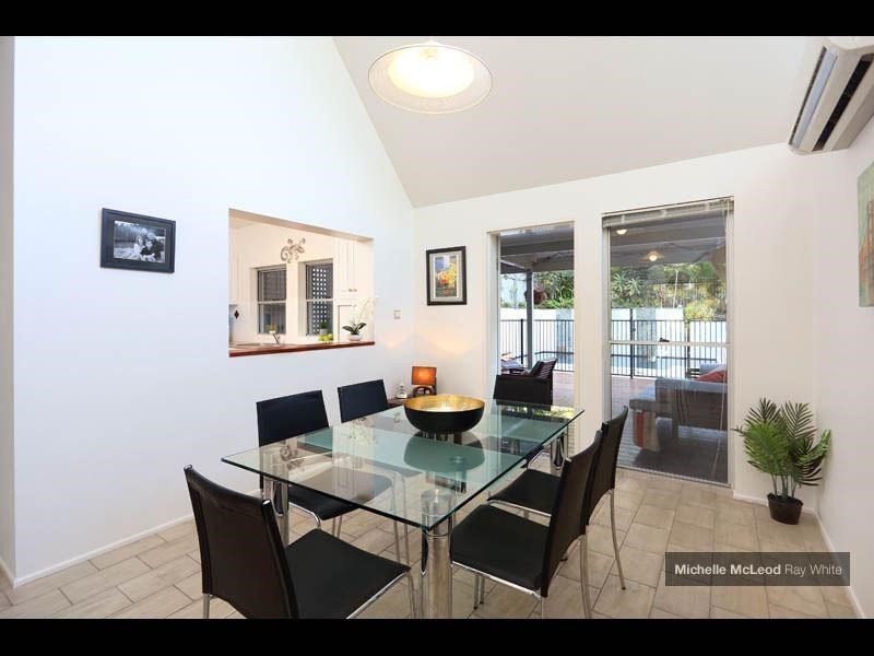 20 Stralock Street, Chapel Hill QLD 4069