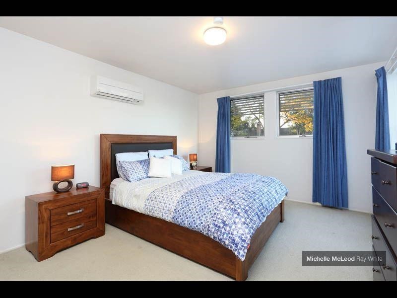 20 Stralock Street, Chapel Hill QLD 4069