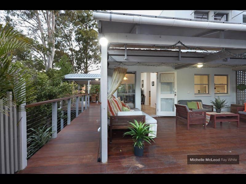 20 Stralock Street, Chapel Hill QLD 4069