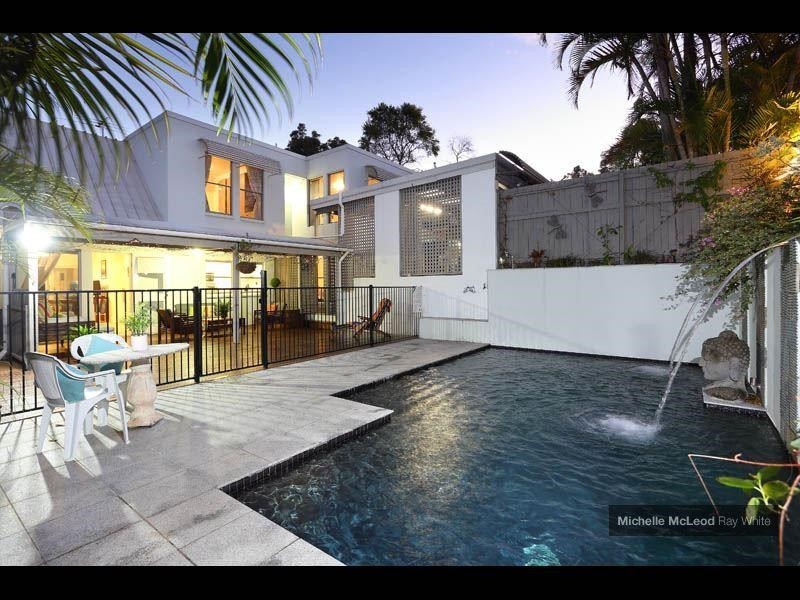 20 Stralock Street, Chapel Hill QLD 4069