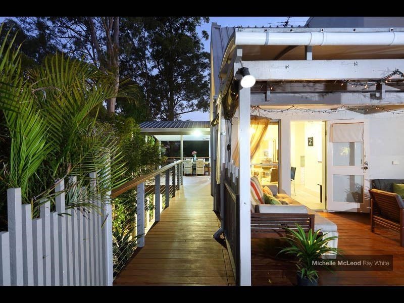 20 Stralock Street, Chapel Hill QLD 4069
