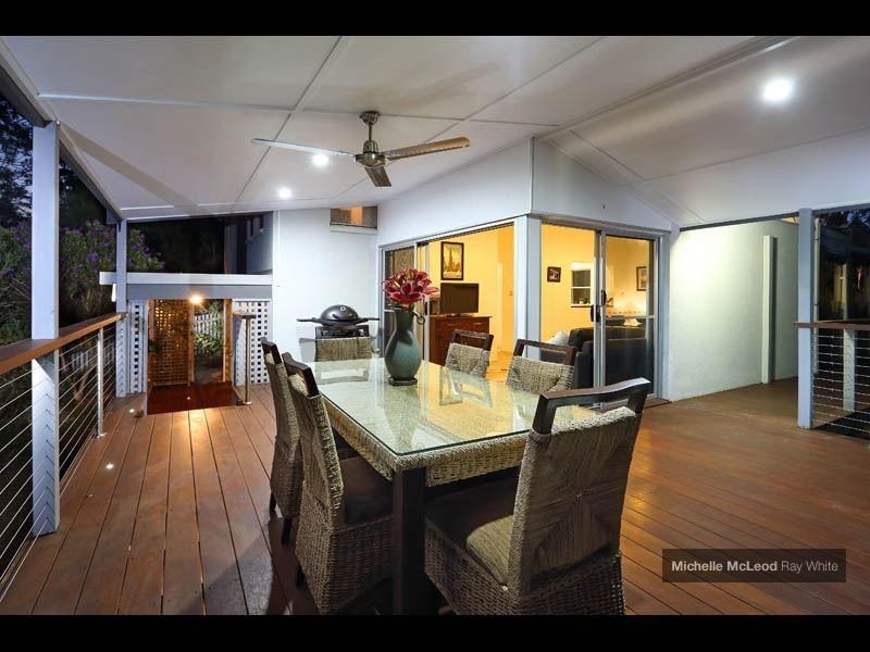 20 Stralock Street, Chapel Hill QLD 4069