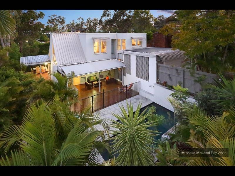 20 Stralock Street, Chapel Hill QLD 4069