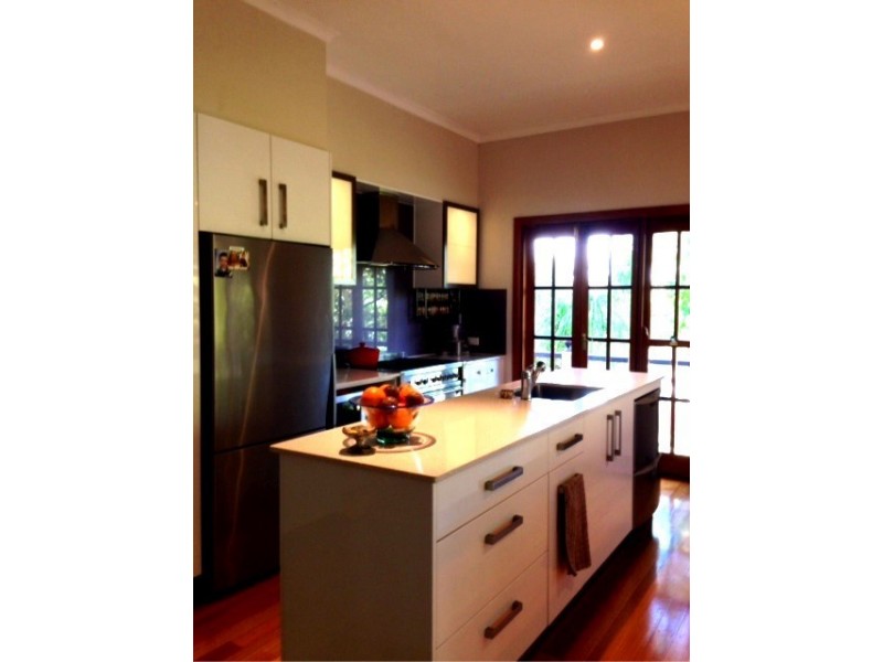 9A Burns Street, Indooroopilly QLD 4068