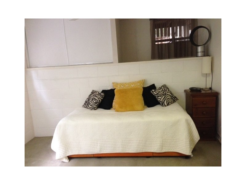 9A Burns Street, Indooroopilly QLD 4068