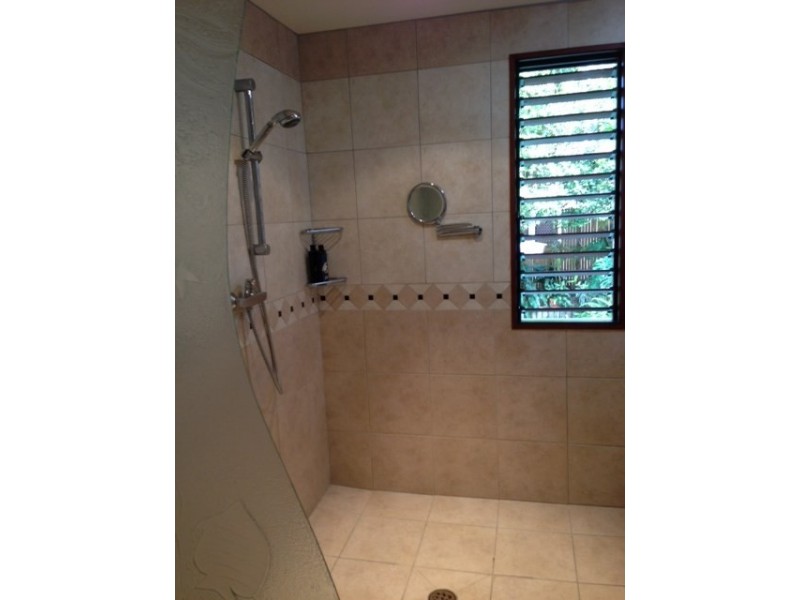 9A Burns Street, Indooroopilly QLD 4068