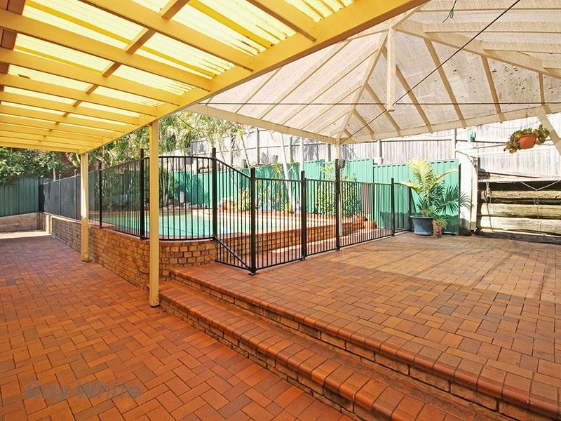 12 Jamner Street, Chapel Hill QLD 4069
