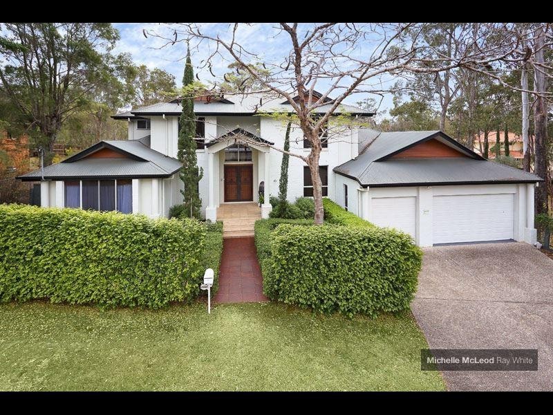 4 Gayna Street, Kenmore QLD 4069