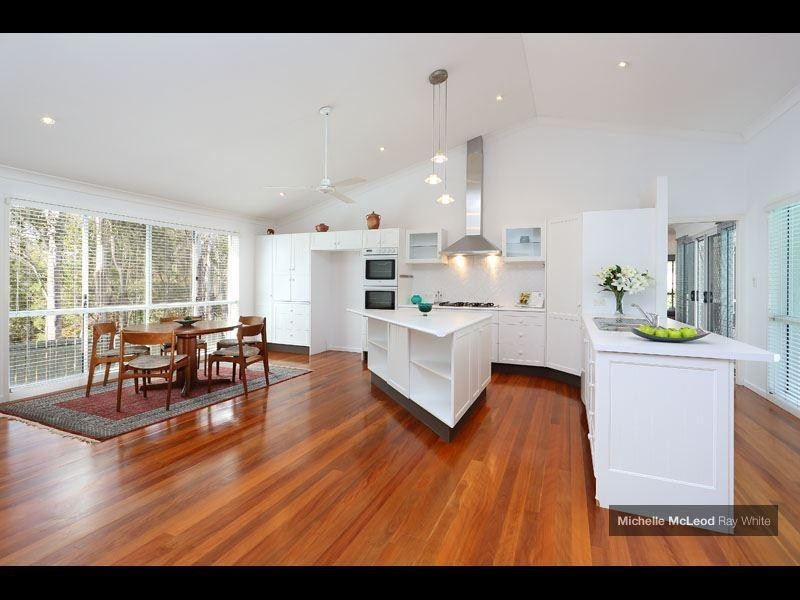 4 Gayna Street, Kenmore QLD 4069