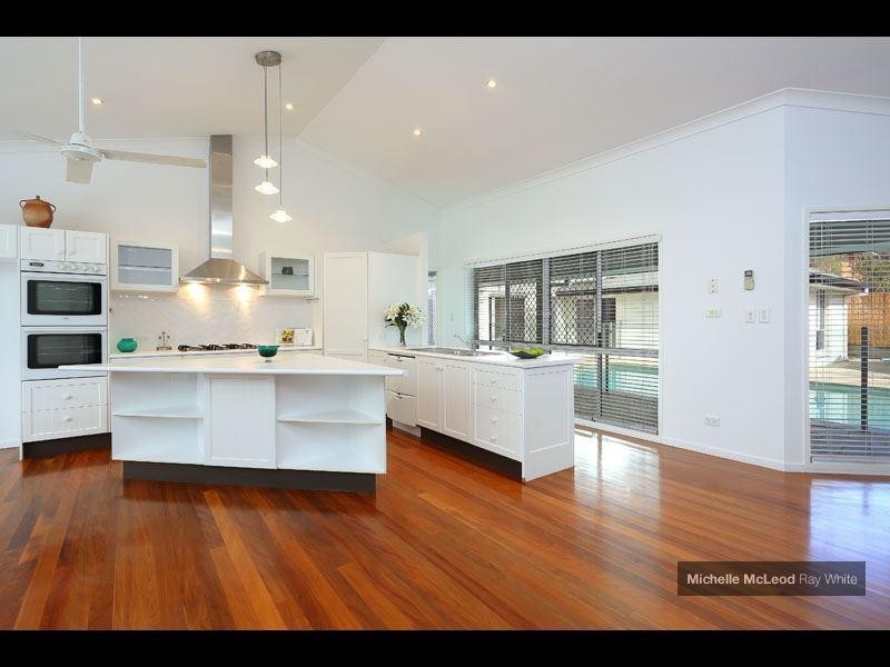 4 Gayna Street, Kenmore QLD 4069