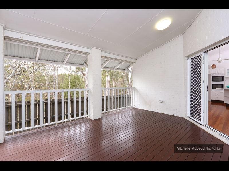 4 Gayna Street, Kenmore QLD 4069