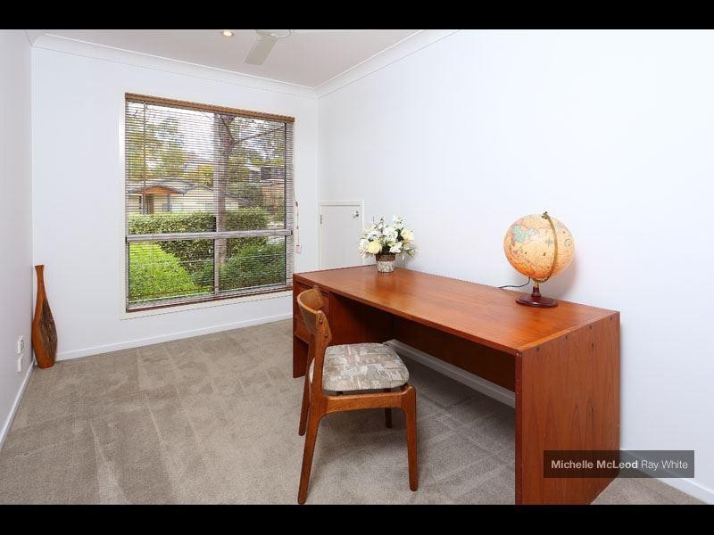 4 Gayna Street, Kenmore QLD 4069