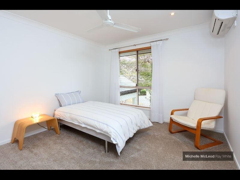 4 Gayna Street, Kenmore QLD 4069