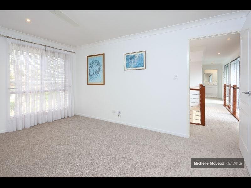 4 Gayna Street, Kenmore QLD 4069