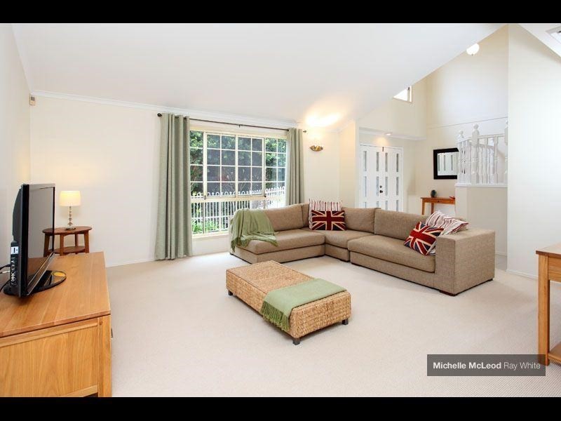 3 Kagoola Close, Chapel Hill QLD 4069