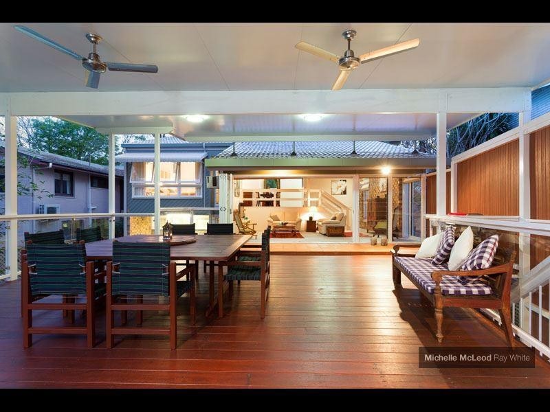 74 Ludlow Street, Chapel Hill QLD 4069
