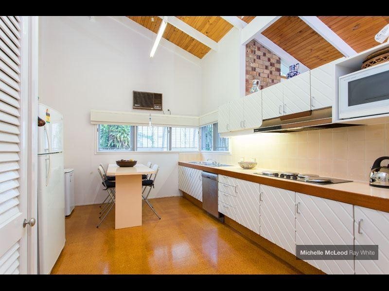 74 Ludlow Street, Chapel Hill QLD 4069