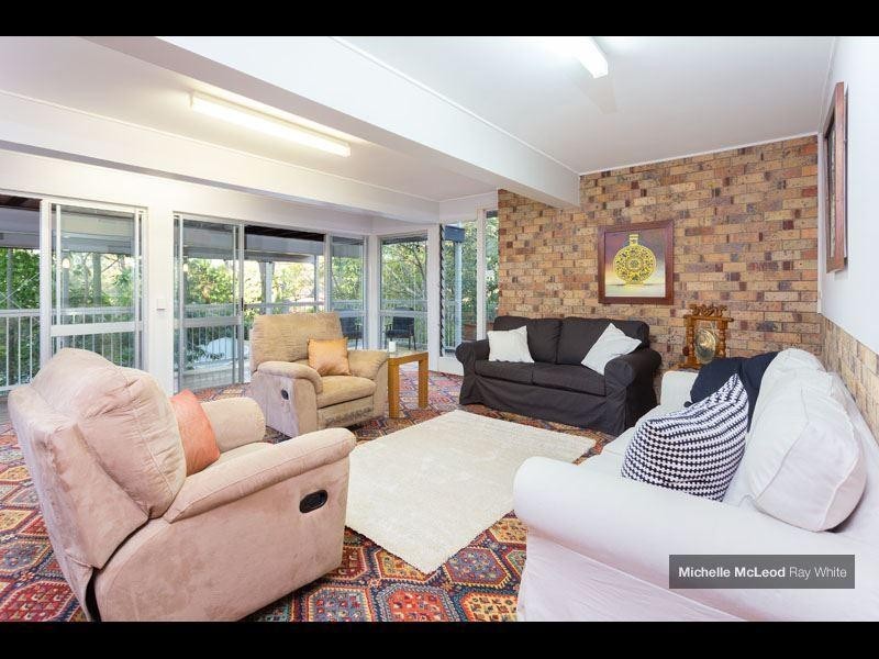 74 Ludlow Street, Chapel Hill QLD 4069