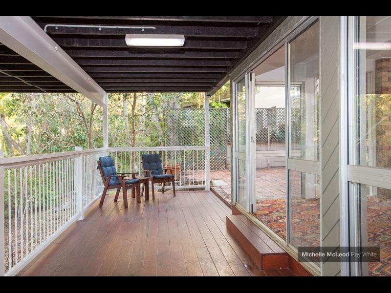74 Ludlow Street, Chapel Hill QLD 4069