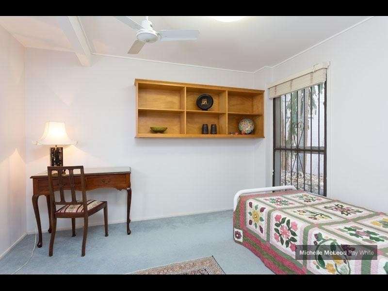 74 Ludlow Street, Chapel Hill QLD 4069