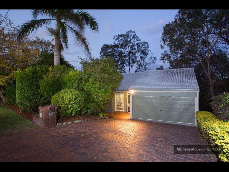 74 Ludlow Street, Chapel Hill QLD 4069
