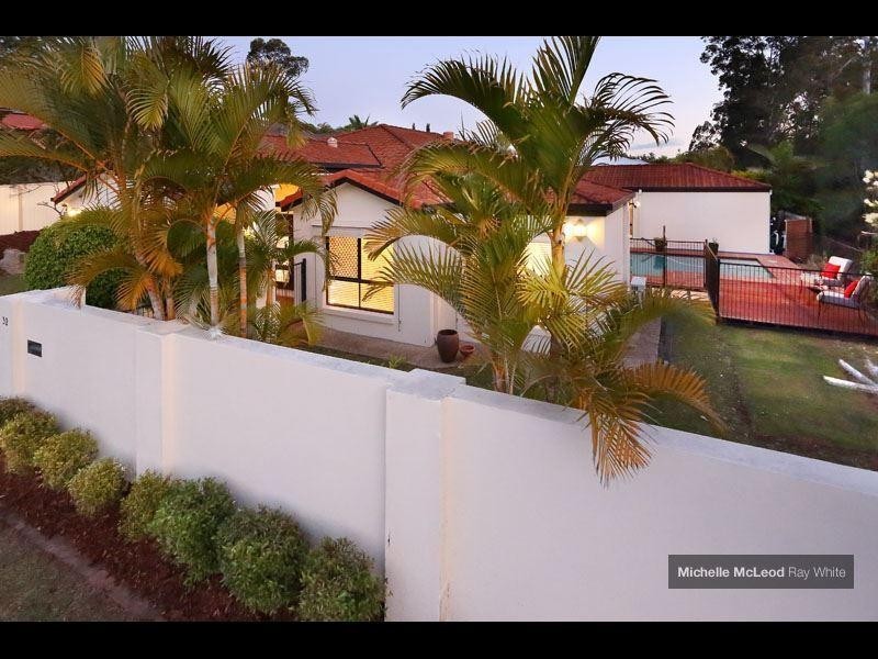 32 Greenford Street, Chapel Hill QLD 4069