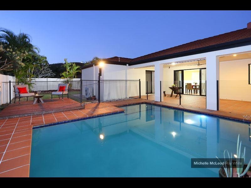 32 Greenford Street, Chapel Hill QLD 4069