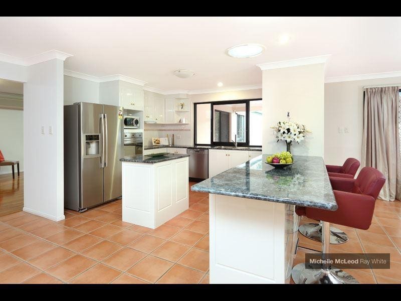 32 Greenford Street, Chapel Hill QLD 4069