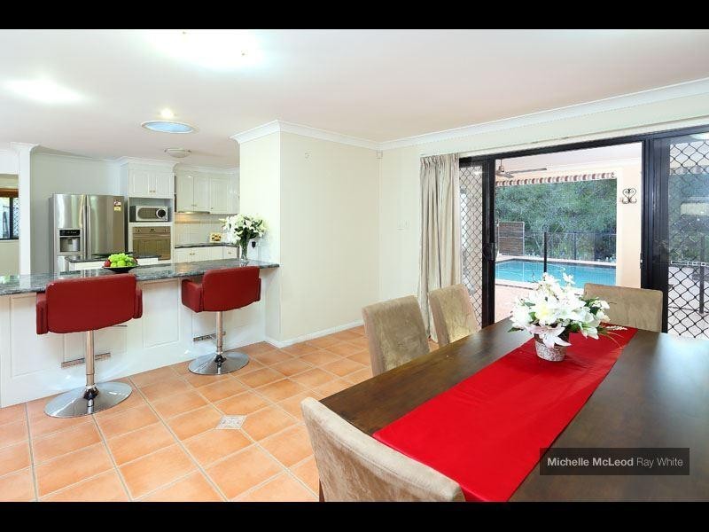 32 Greenford Street, Chapel Hill QLD 4069