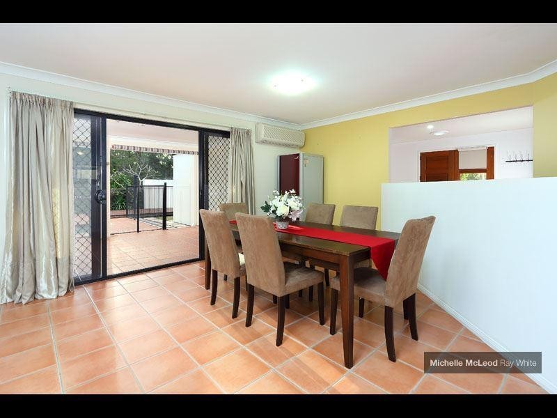 32 Greenford Street, Chapel Hill QLD 4069