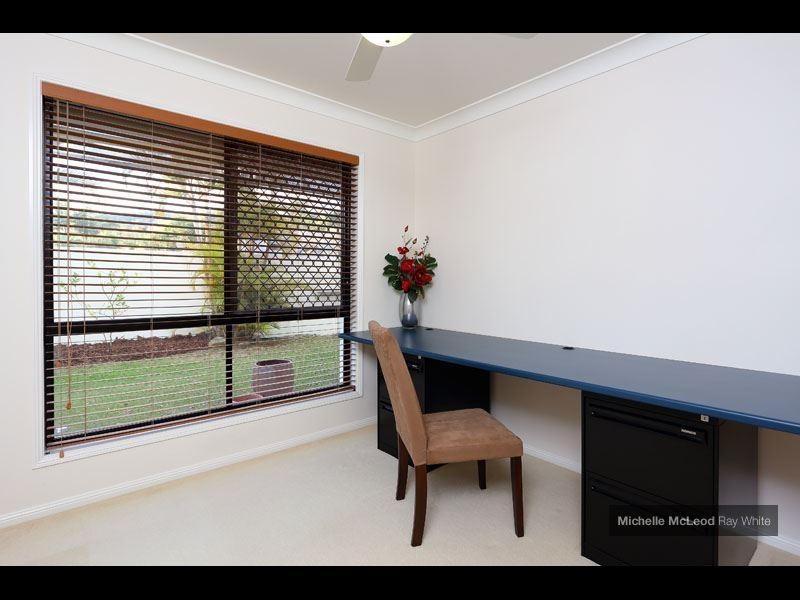 32 Greenford Street, Chapel Hill QLD 4069