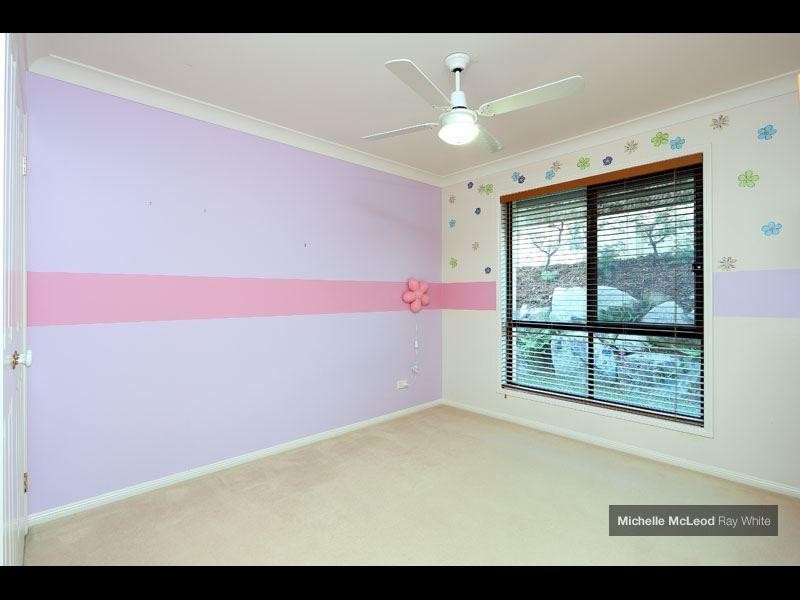 32 Greenford Street, Chapel Hill QLD 4069