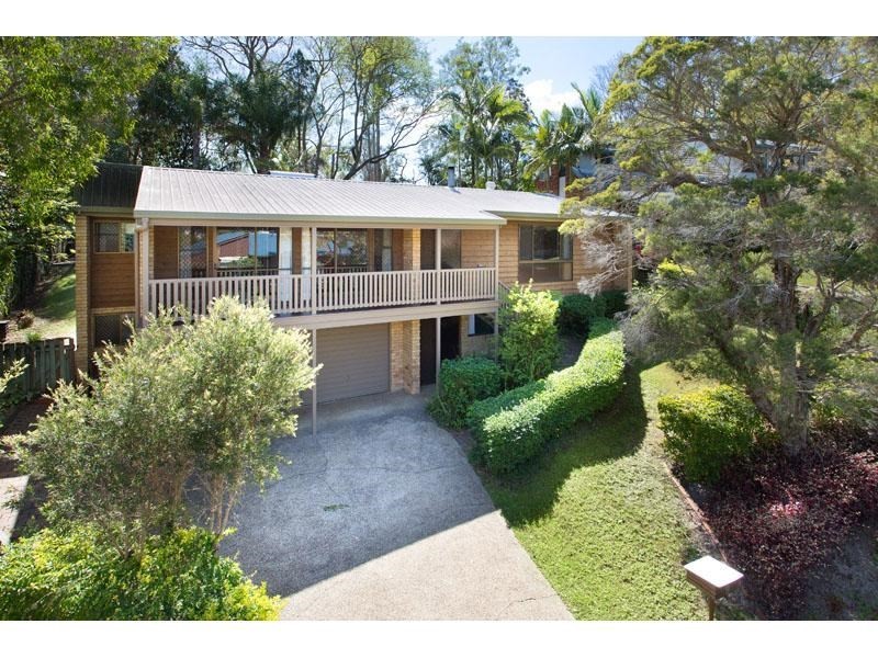 9 Wyndarra Street, Kenmore QLD 4069