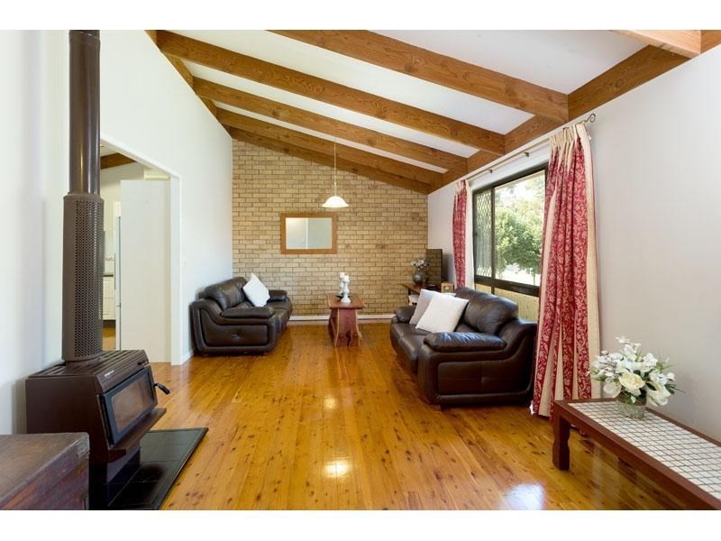 9 Wyndarra Street, Kenmore QLD 4069