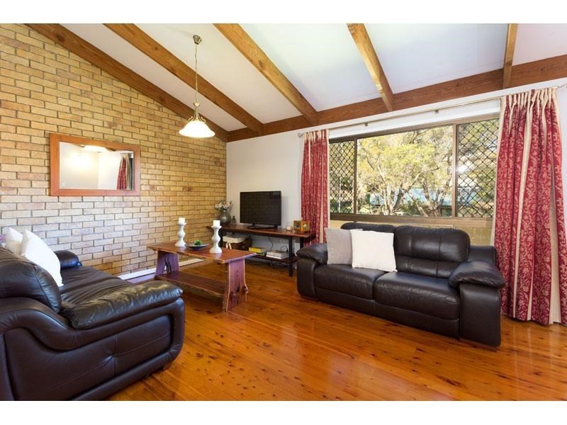 9 Wyndarra Street, Kenmore QLD 4069