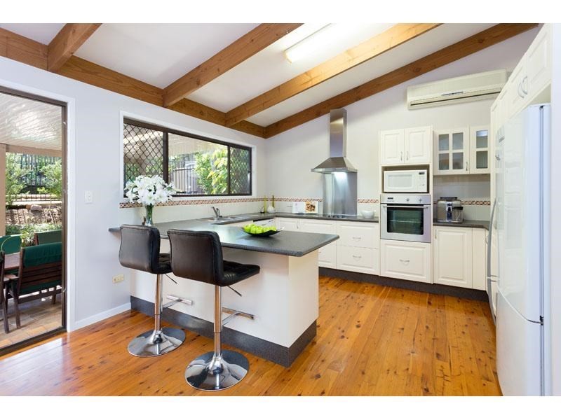 9 Wyndarra Street, Kenmore QLD 4069