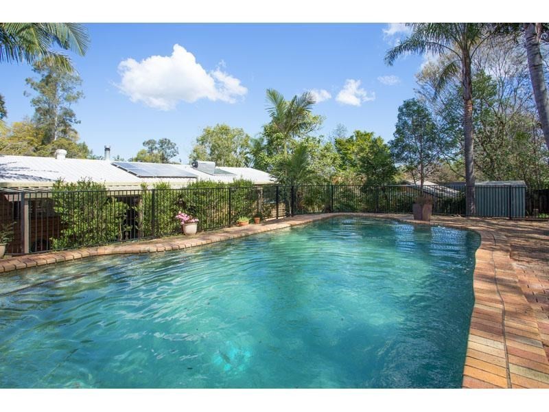 9 Wyndarra Street, Kenmore QLD 4069