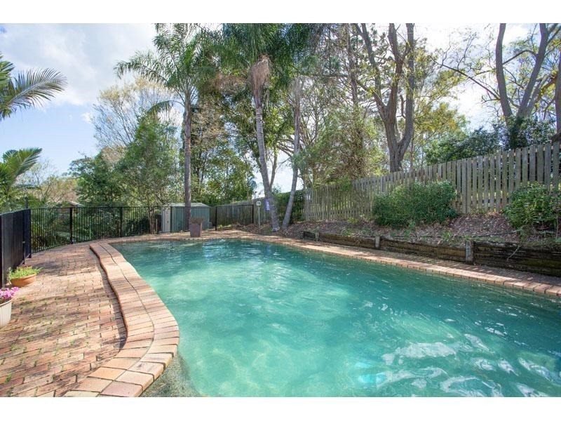 9 Wyndarra Street, Kenmore QLD 4069