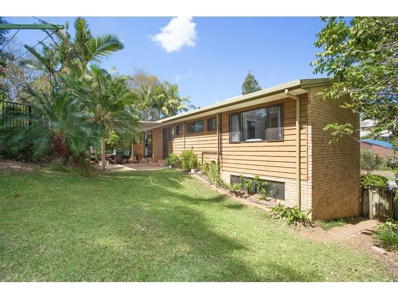 9 Wyndarra Street, Kenmore QLD 4069
