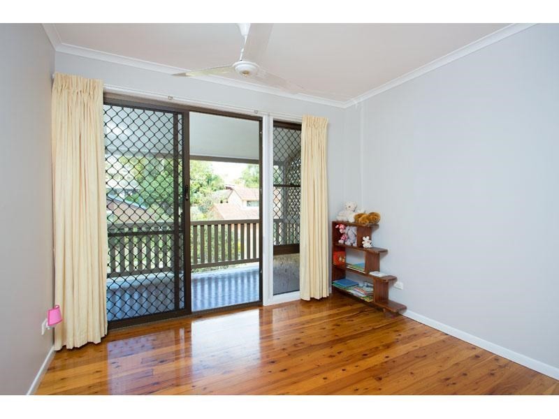 9 Wyndarra Street, Kenmore QLD 4069