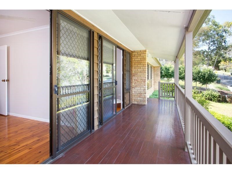 9 Wyndarra Street, Kenmore QLD 4069