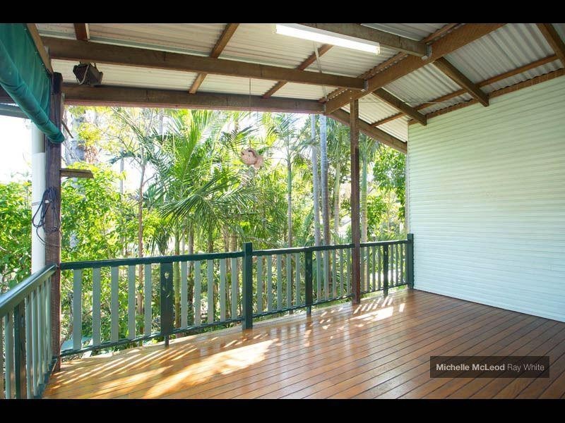 39 Henry Street, Chapel Hill QLD 4069