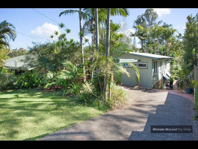 39 Henry Street, Chapel Hill QLD 4069