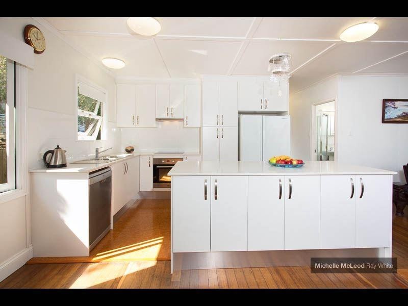 39 Henry Street, Chapel Hill QLD 4069