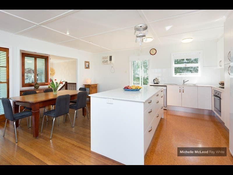 39 Henry Street, Chapel Hill QLD 4069