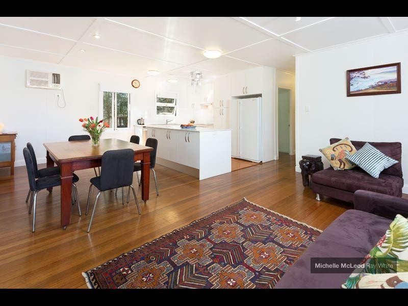 39 Henry Street, Chapel Hill QLD 4069