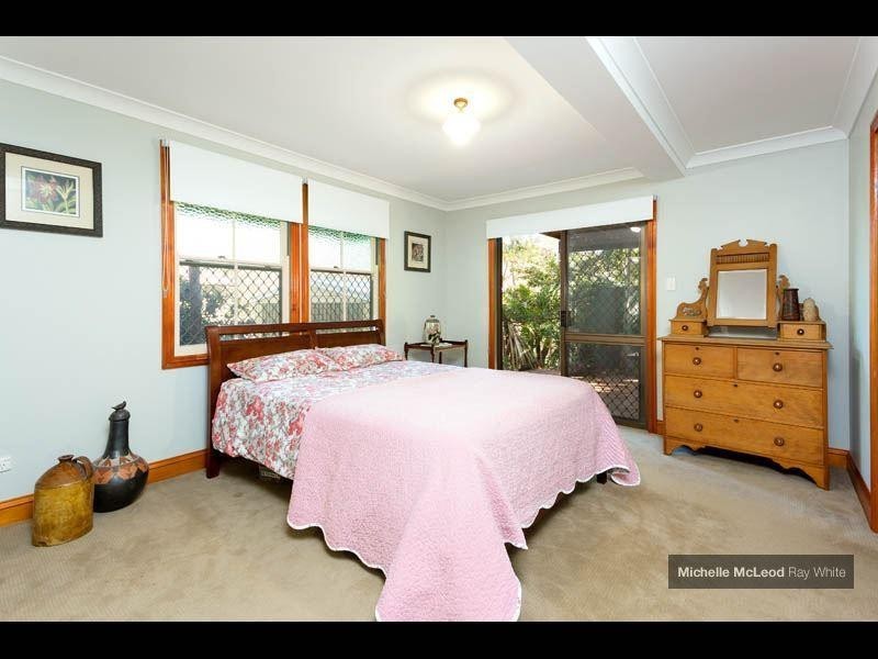 39 Henry Street, Chapel Hill QLD 4069