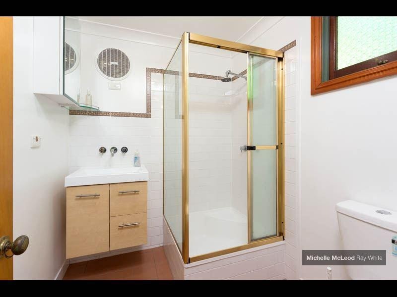 39 Henry Street, Chapel Hill QLD 4069