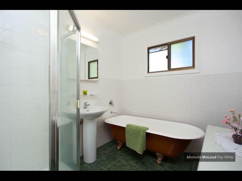 39 Henry Street, Chapel Hill QLD 4069